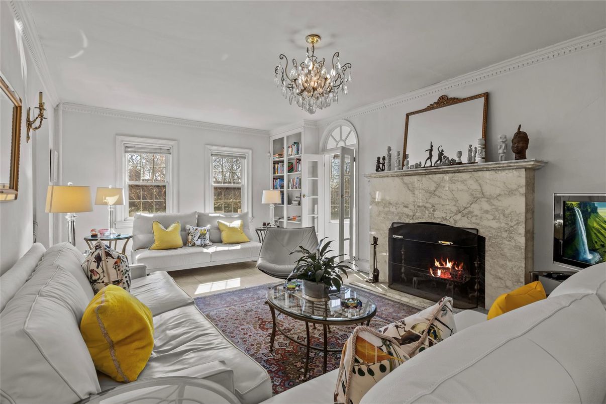 Chandelier, Fireplace, Interior, Living room