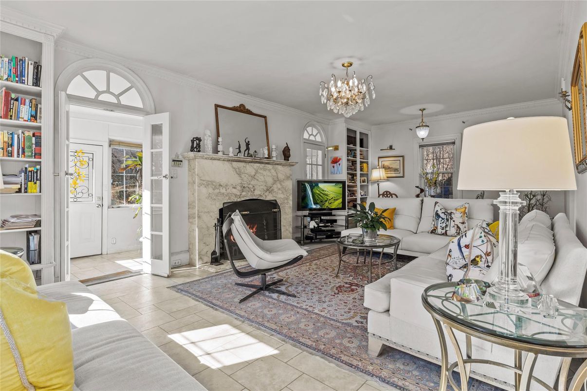 Chandelier, Fireplace, Interior, Living room
