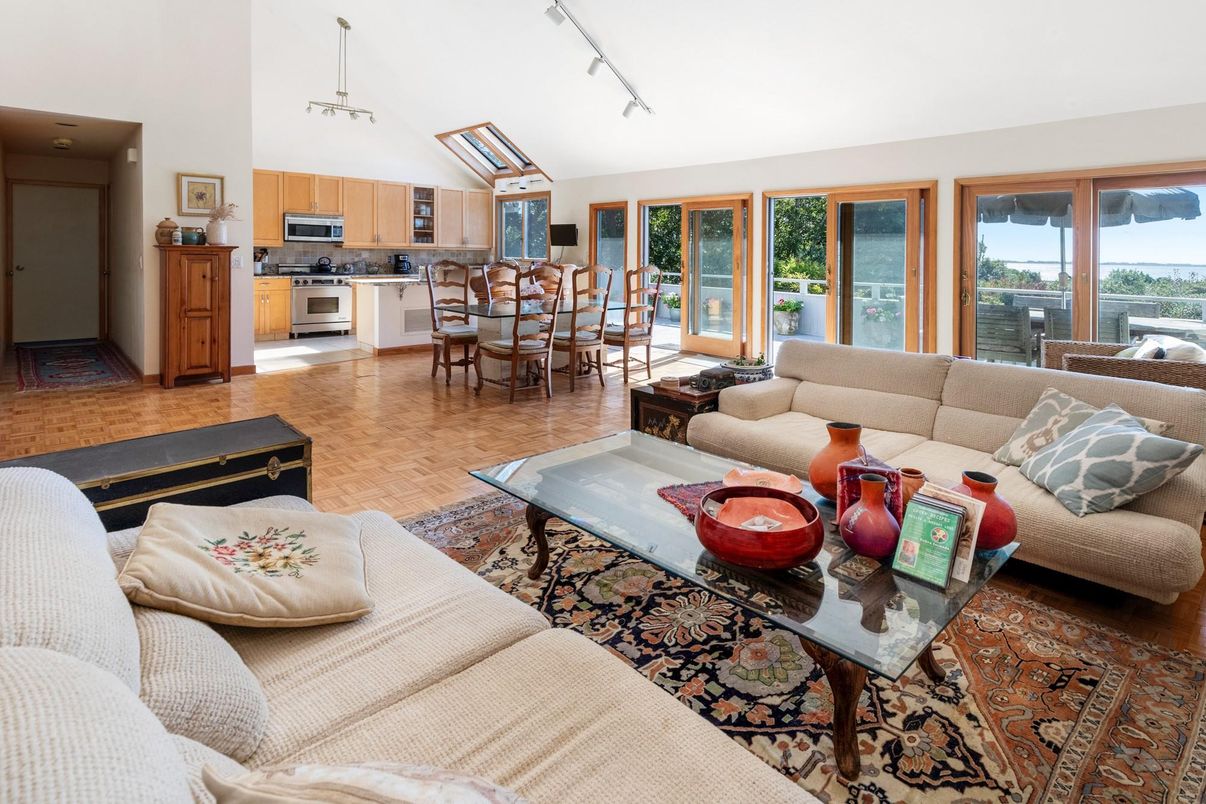Dining room, Interior, Kitchen, Living room, Stainless Steel Appliances, Wood Texture Flooring