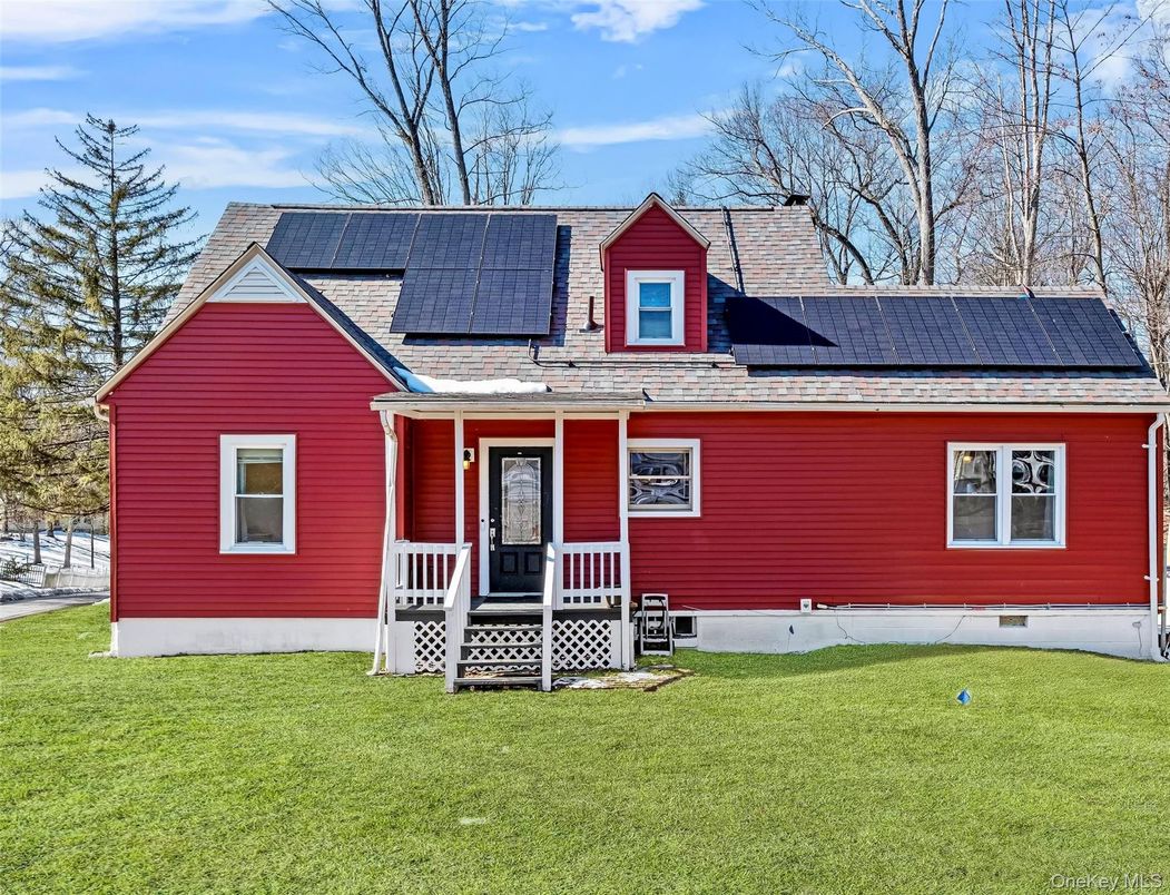 Exterior, Facade, Solar Panels, Cape Cod