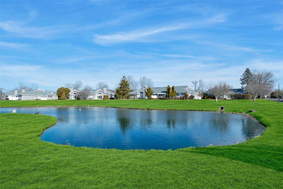 Exterior, Lake