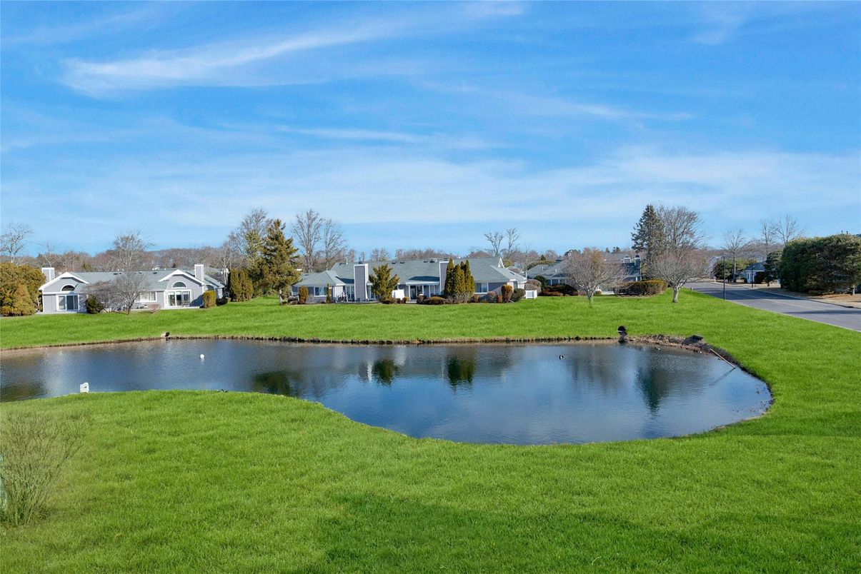 Exterior, Lake