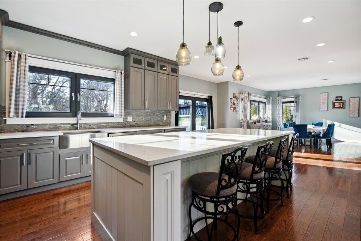 Dining room, Interior, Kitchen, Pendant Lights, Recessed Lighting, Wood Texture Flooring