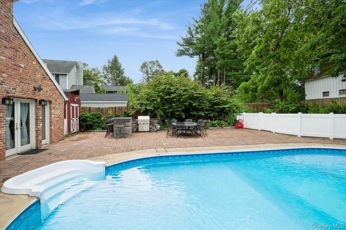 Exterior, Pool