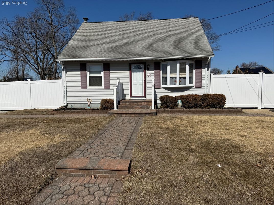 Exterior, Facade, Cape Cod