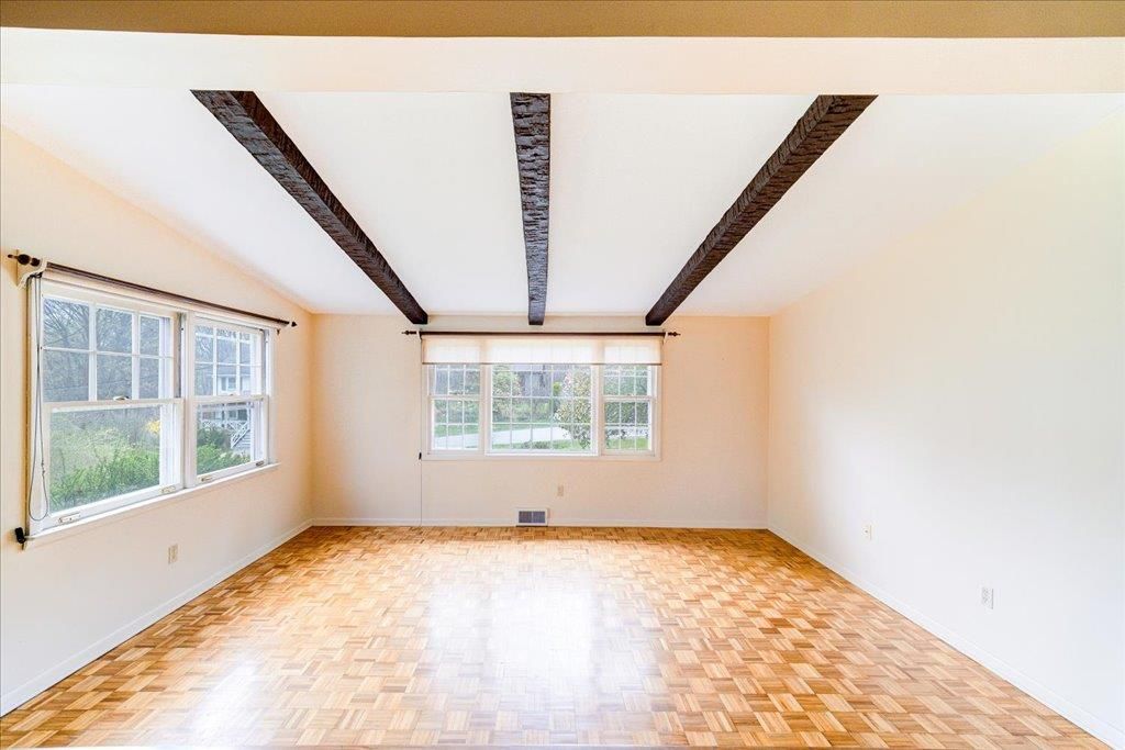 Empty room, Interior, Wooden Beams