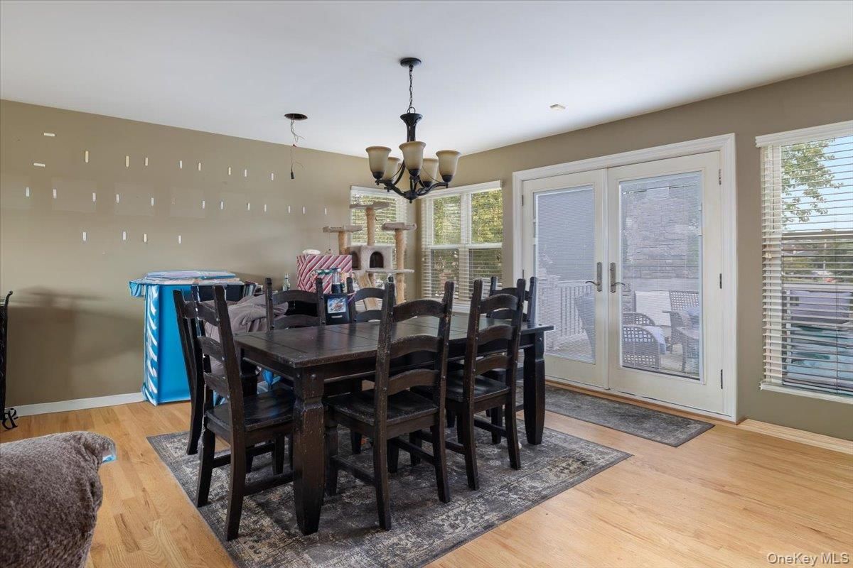 Chandelier, Dining room, Interior, Recessed Lighting, Wood Texture Flooring