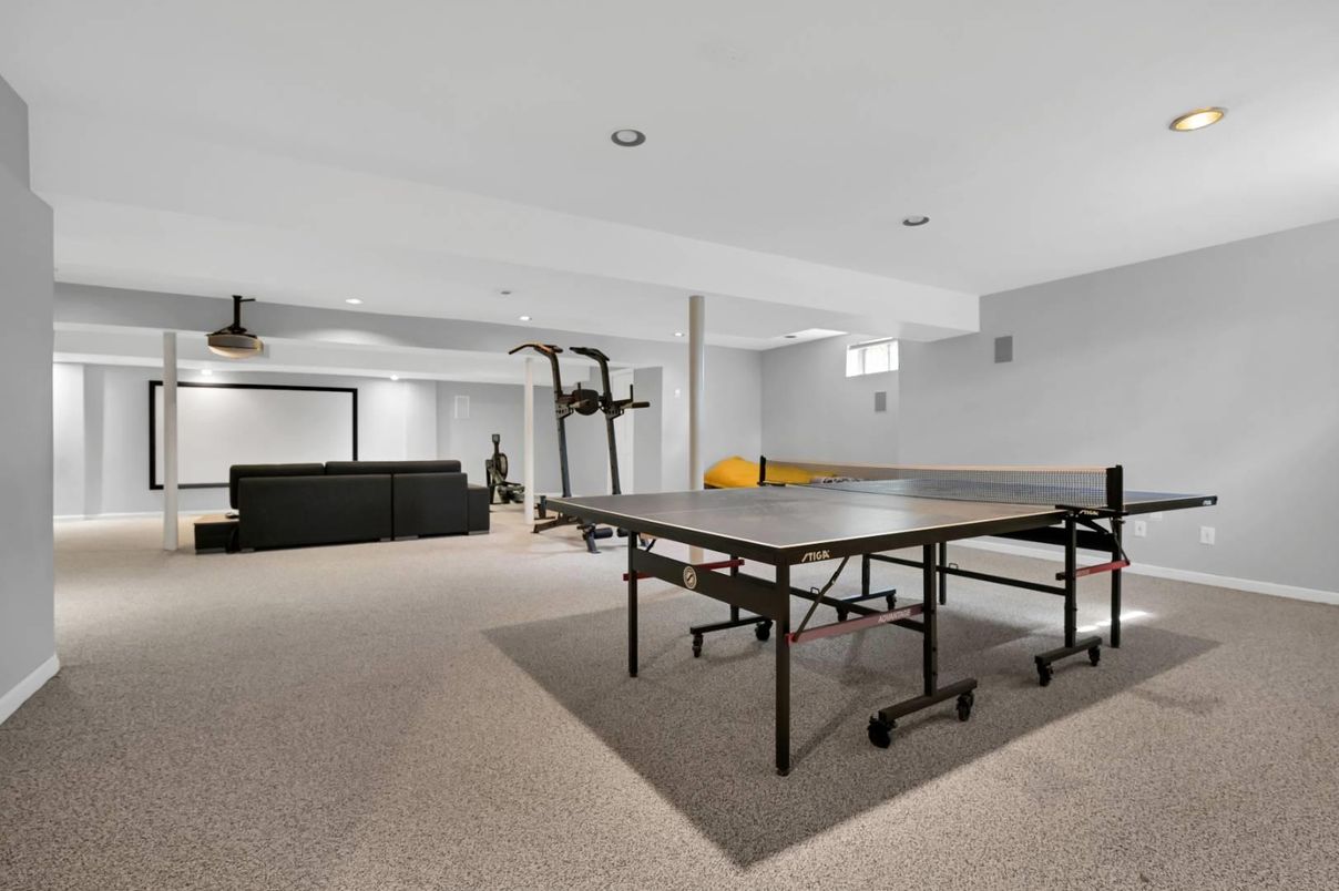 Fitness Equipment, Game Room, Interior, Recessed Lighting