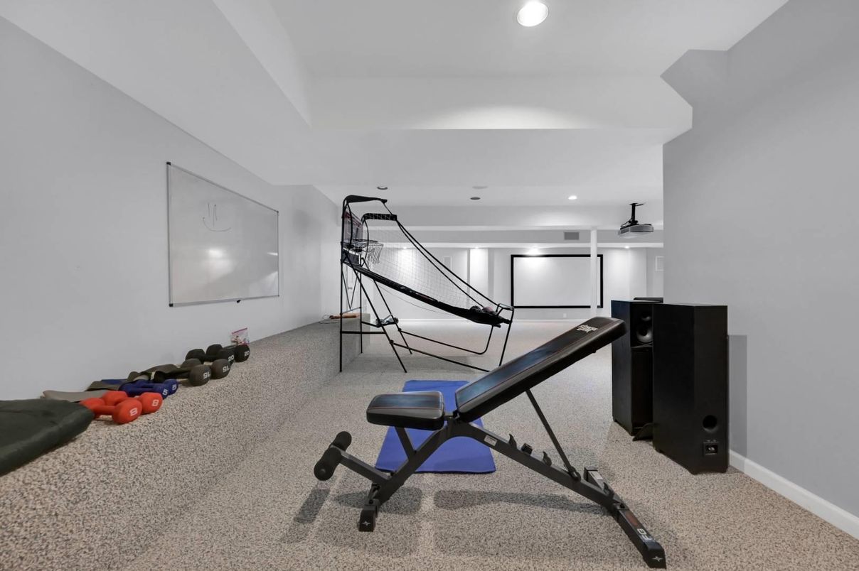 Fitness Equipment, Interior, Recessed Lighting