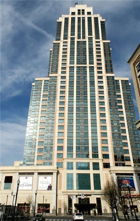 Exterior, Facade, Highrise