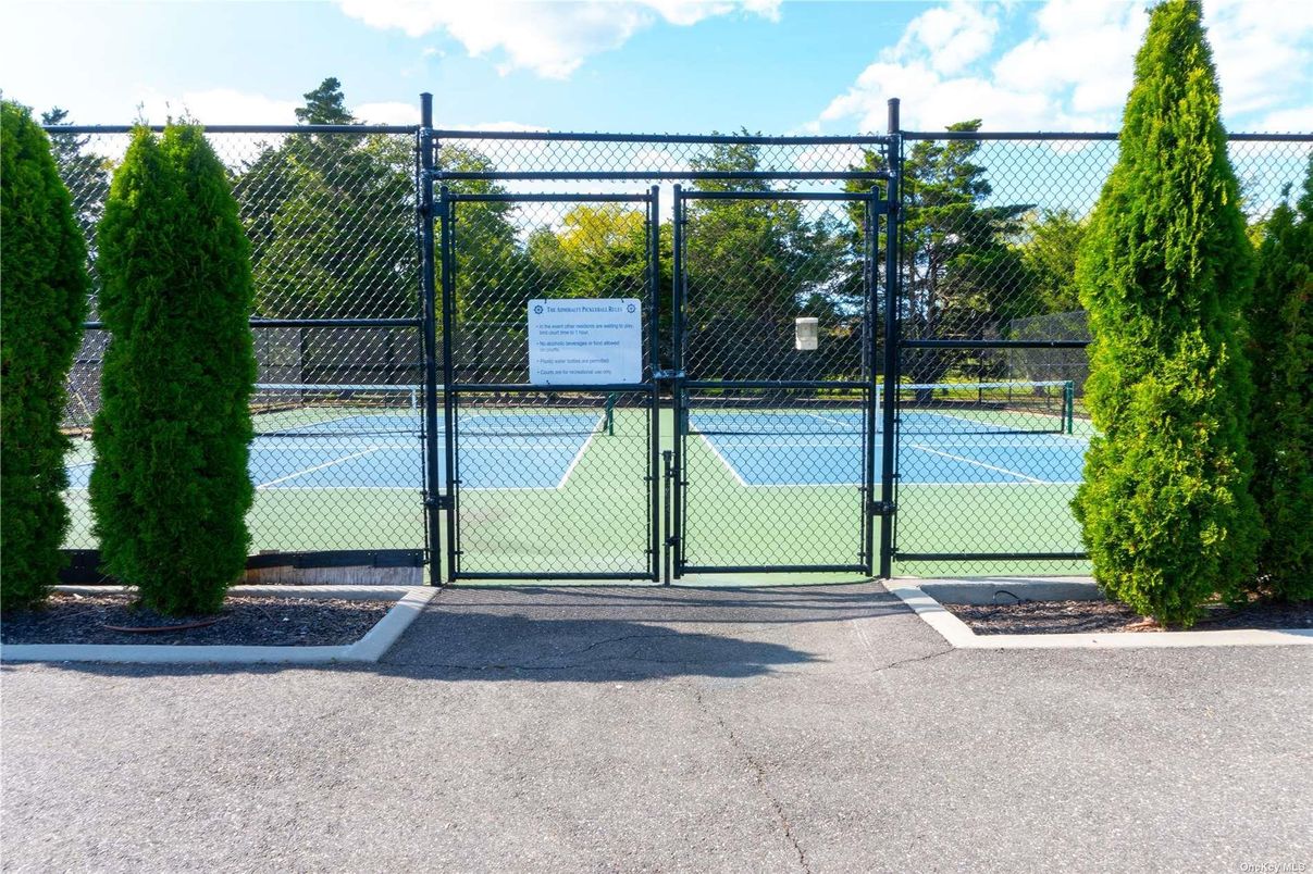 Exterior, Tennis Courts
