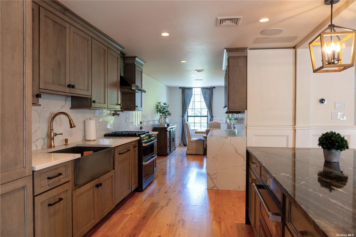 Interior, Kitchen, Pendant Lights, Recessed Lighting, Wood Texture Flooring