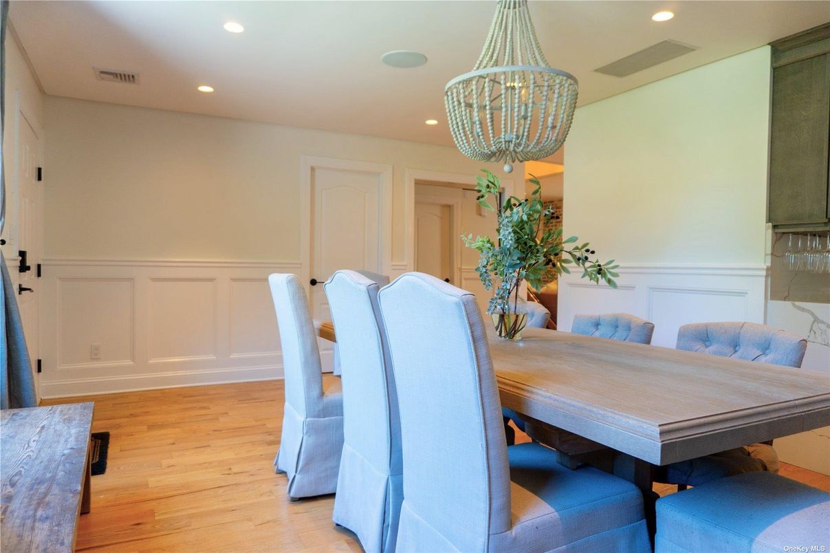Chandelier, Dining room, Interior, Recessed Lighting, Wood Texture Flooring