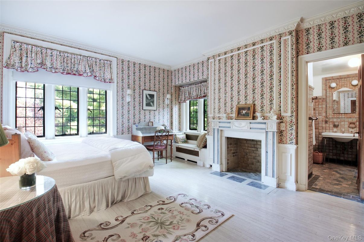 Bedroom, Fireplace, Interior, Wood Texture Flooring