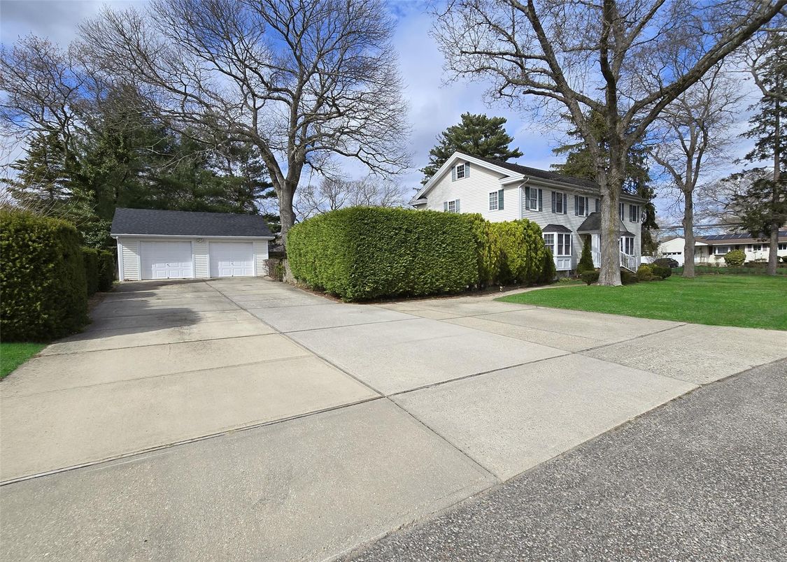 Detached Garage, Exterior