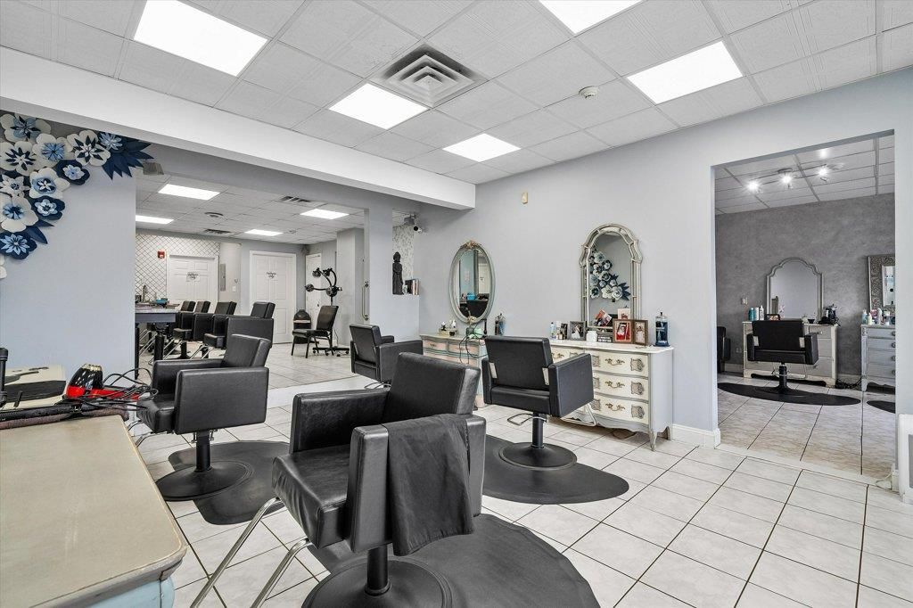 Dining room, Interior, Recessed Lighting
