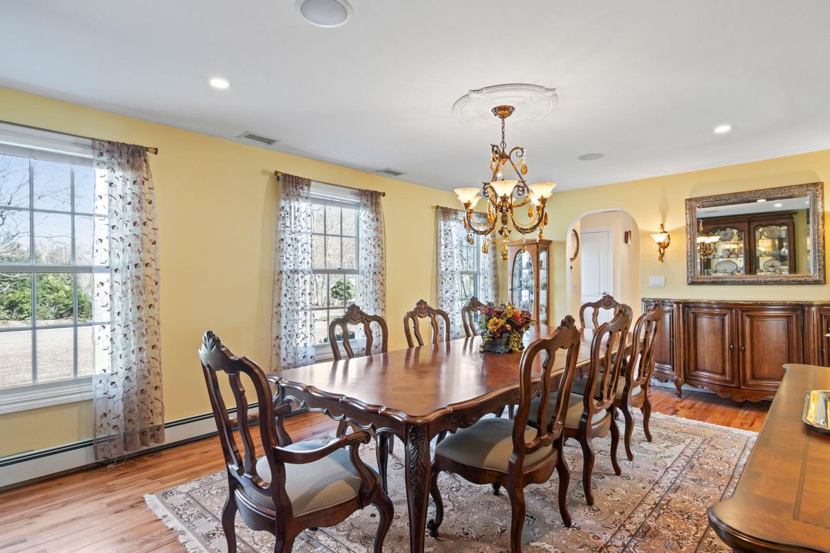 Chandelier, Dining room, Interior, Recessed Lighting, Wood Texture Flooring