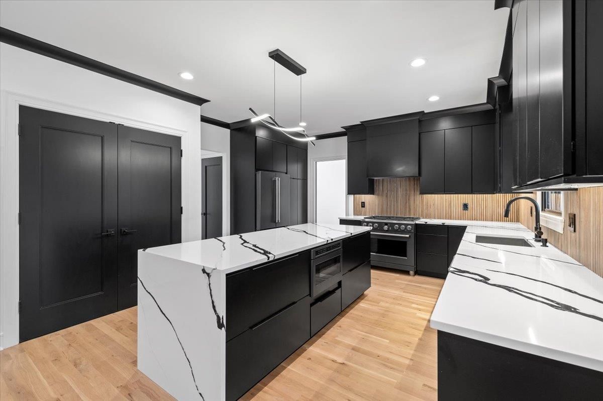 Interior, Kitchen, Pendant Lights, Recessed Lighting, Wood Texture Flooring