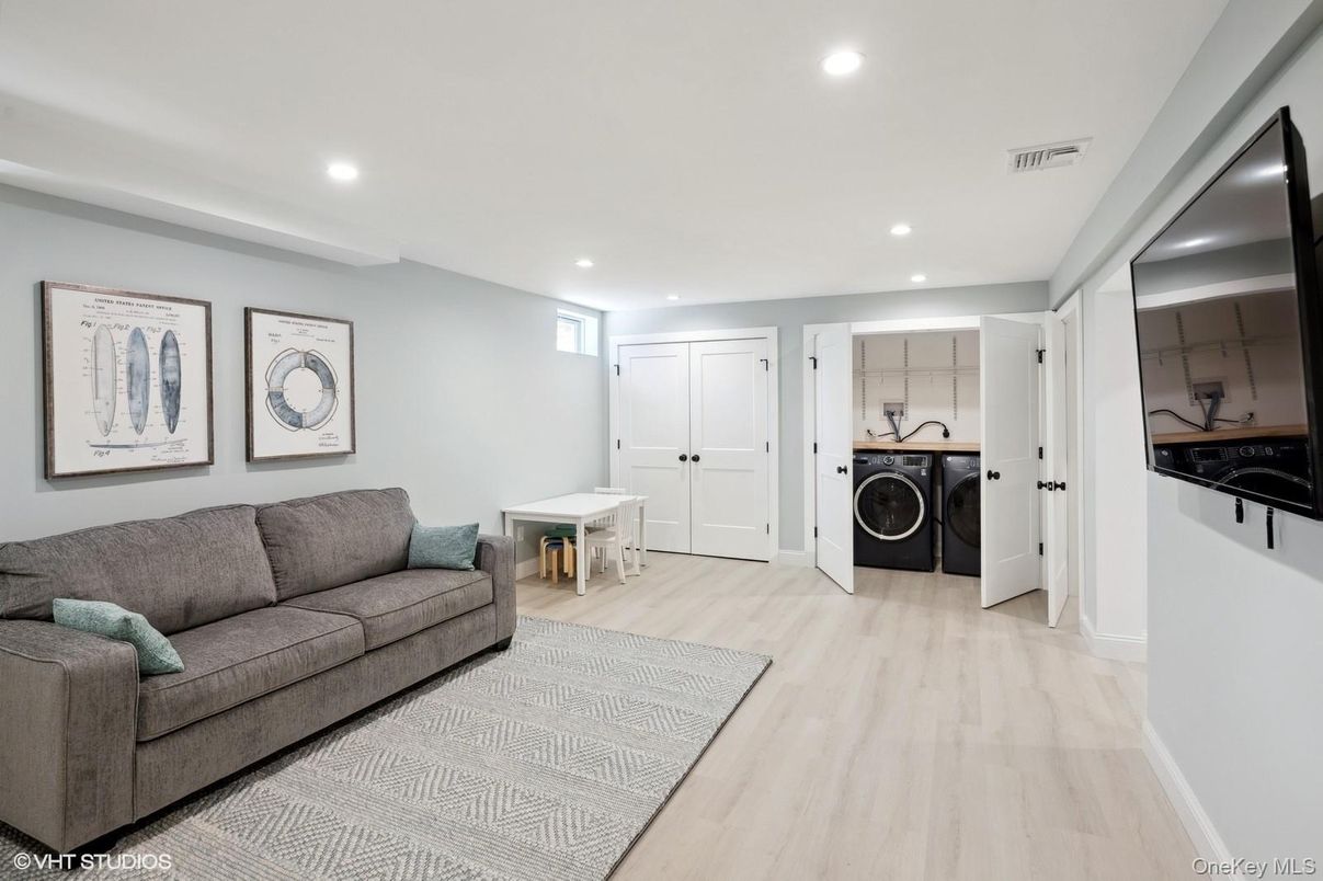Interior, Recessed Lighting, Utility Closets, Washer, Wood Texture Flooring