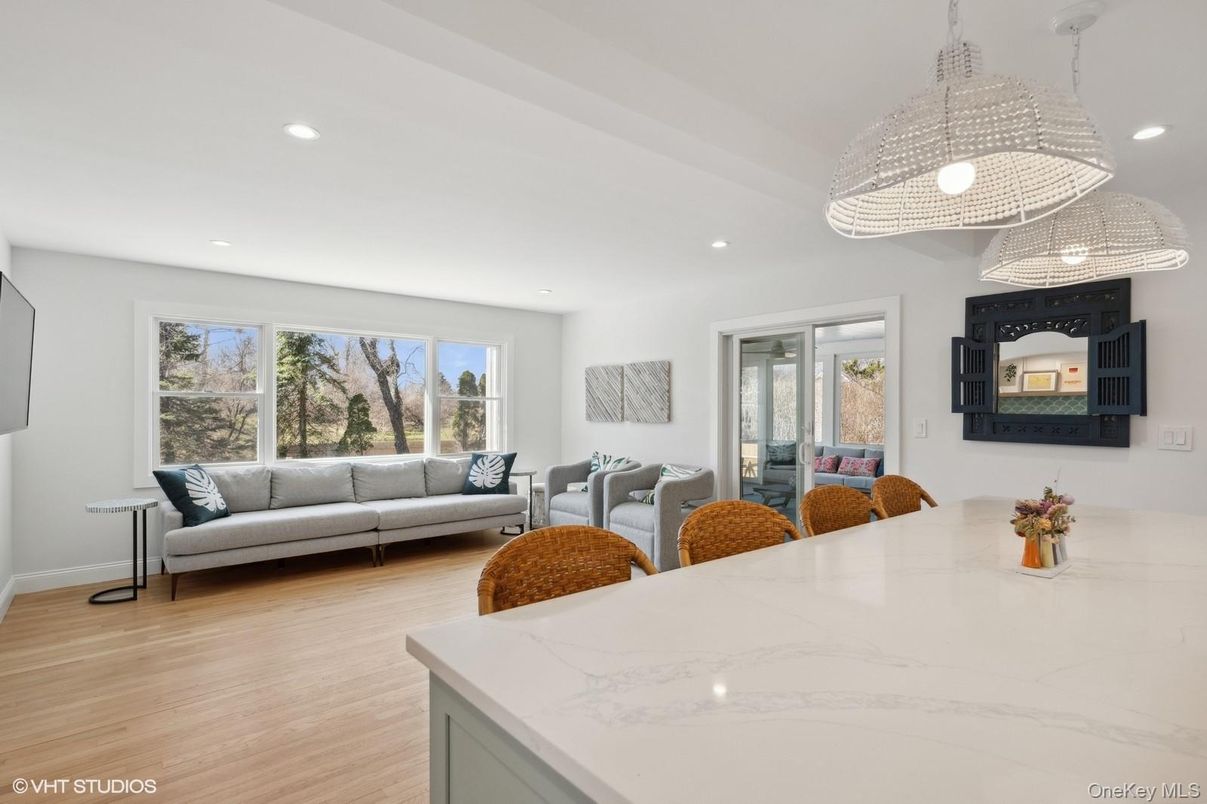 Dining room, Interior, Living room, Recessed Lighting, Wood Texture Flooring