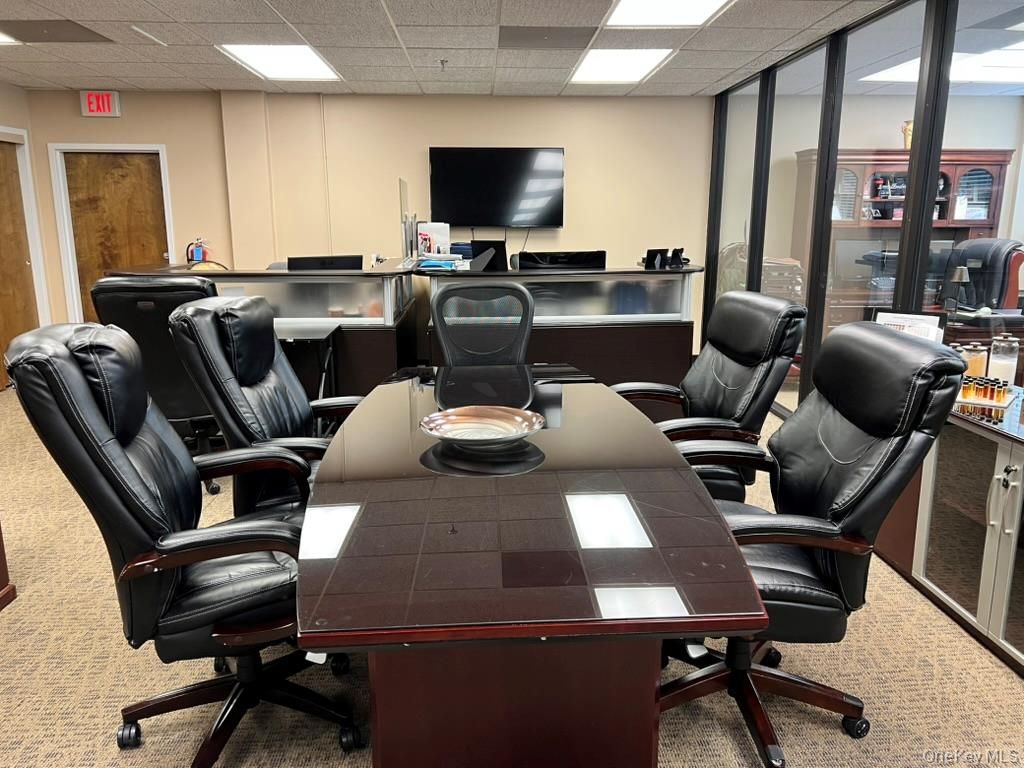 Home Office, Interior