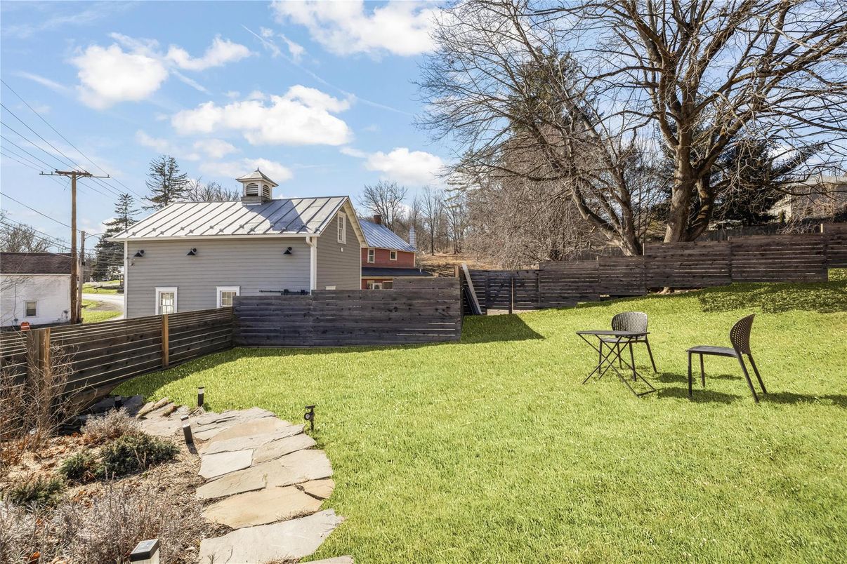Backyard, Exterior