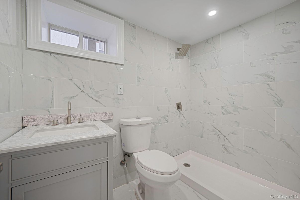 Bathroom, Interior, Marble Walls, Recessed Lighting
