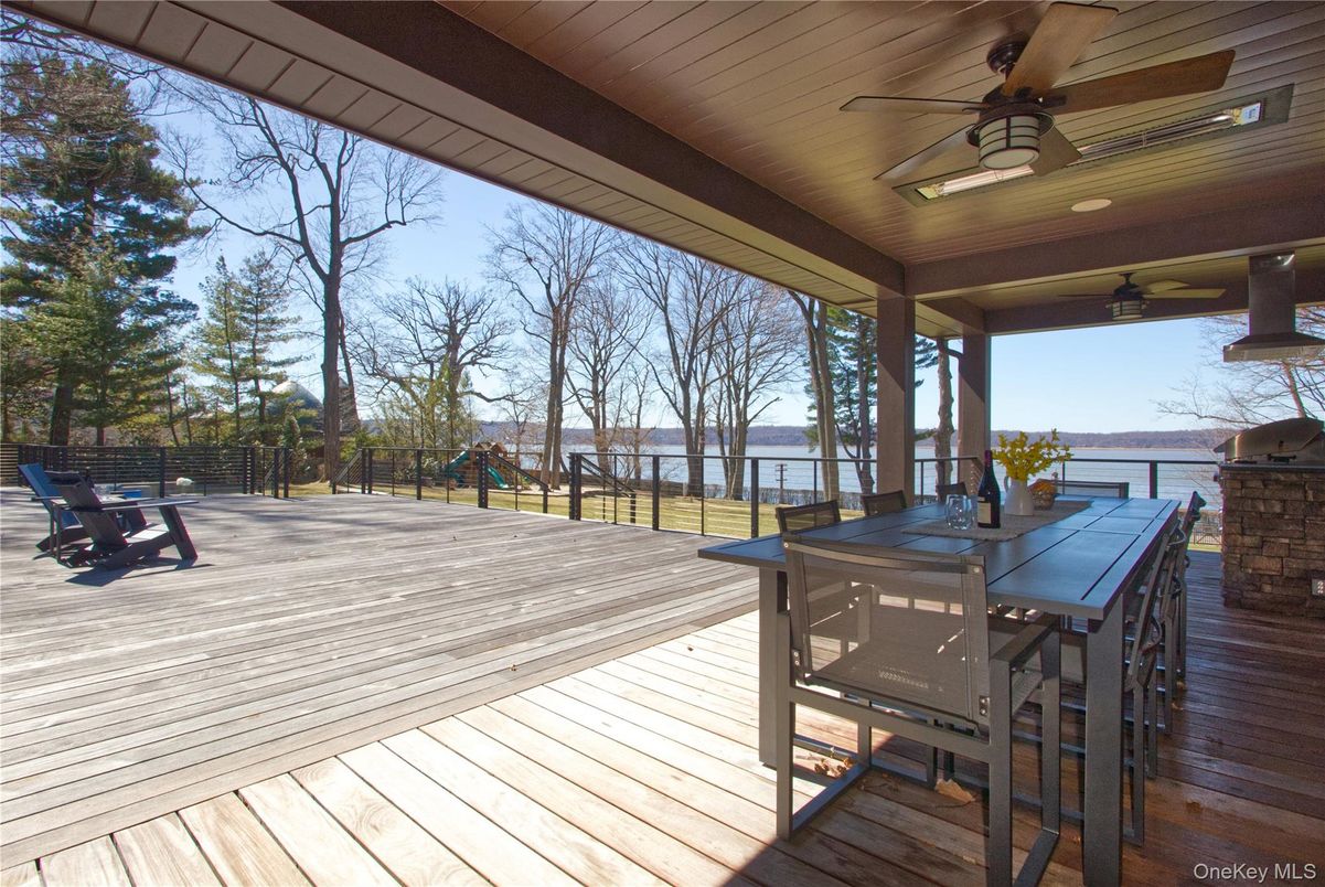 Exterior, Outdoor Kitchen, Water