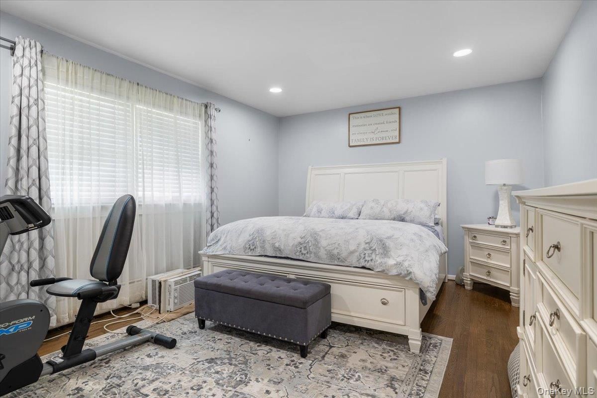 Bedroom, Fitness Equipment, Interior, Recessed Lighting, Wood Texture Flooring