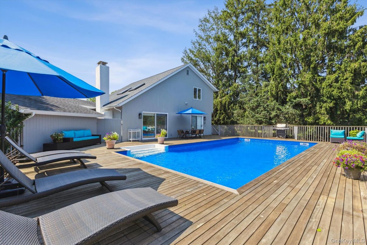 Exterior, Pool, Solar Panels