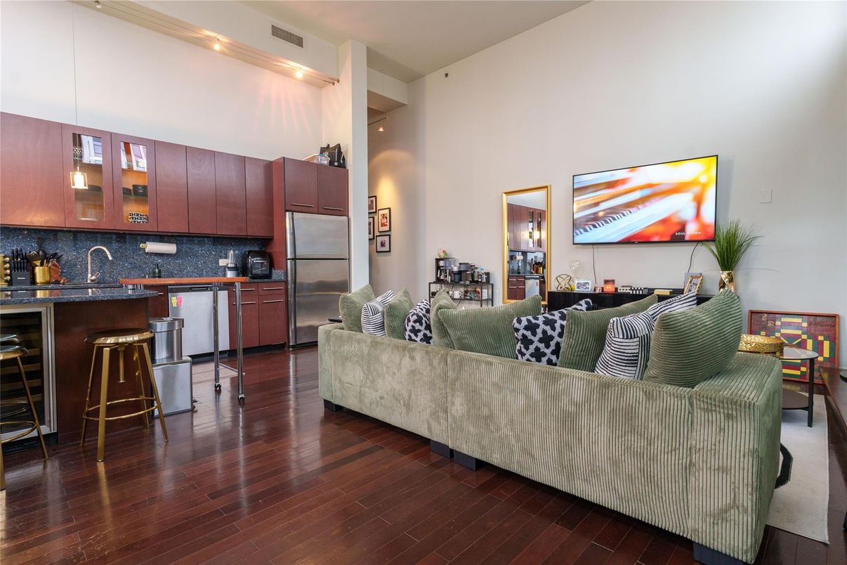 Interior, Kitchen, Living room, Pendant Lights, Recessed Lighting, Stainless Steel Appliances, Wood Texture Flooring