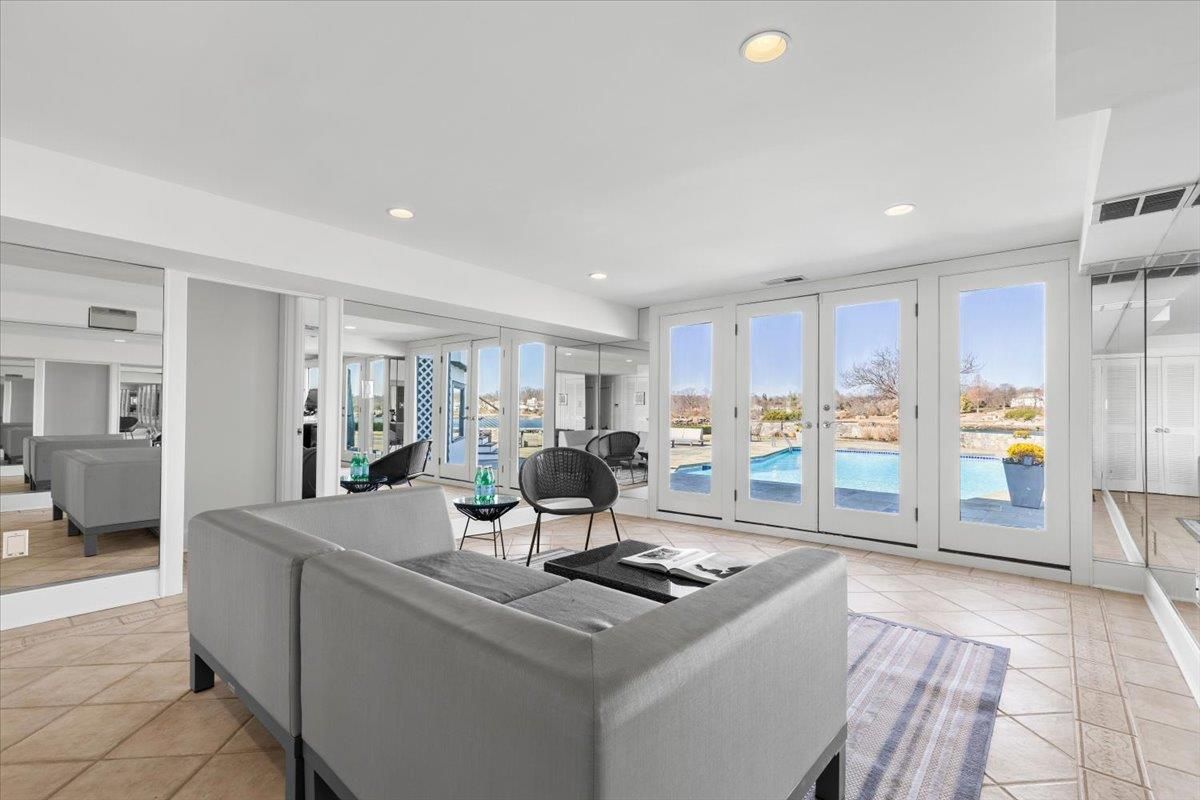Interior, Living room, Piano, Recessed Lighting, Water