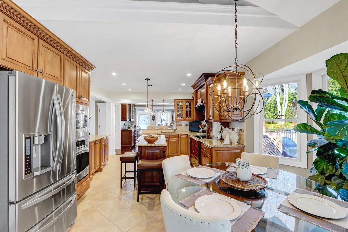 Dining room, Interior, Kitchen, Pendant Lights, Recessed Lighting, Stainless Steel Appliances