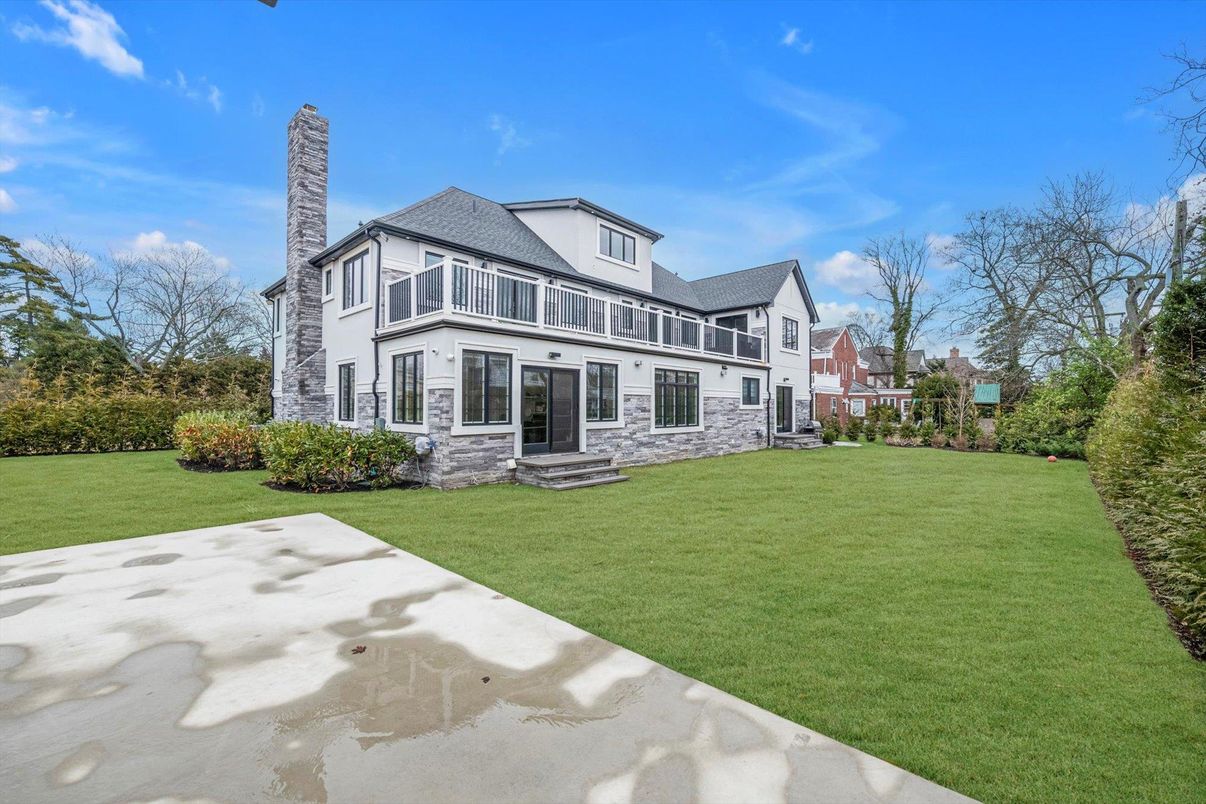 Backyard, Exterior, Facade, French Provincial