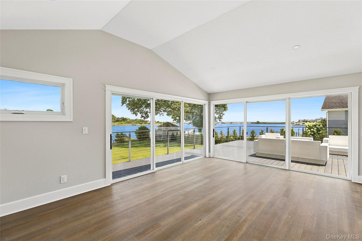 Interior, Recessed Lighting, Water, Wood Texture Flooring