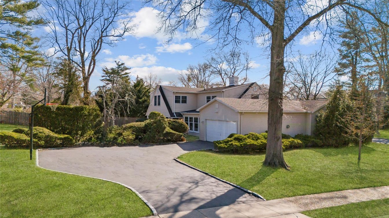 Attached, Backyard, Exterior, Facade, Split Level
