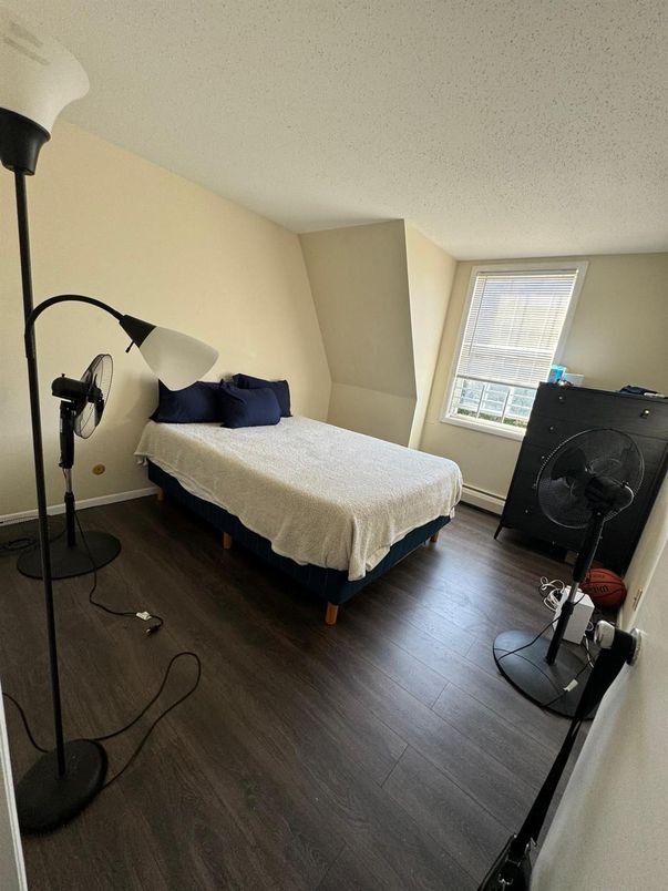 Bedroom, Fitness Equipment, Interior, Wood Texture Flooring