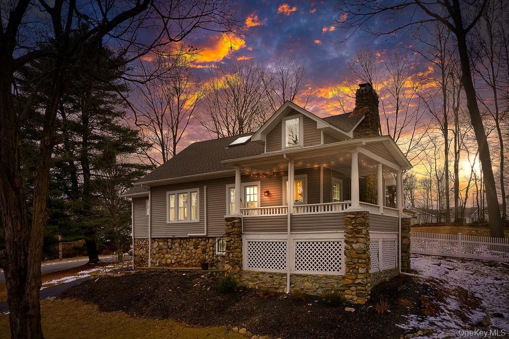Exterior, Facade, Queen Anne Victorian