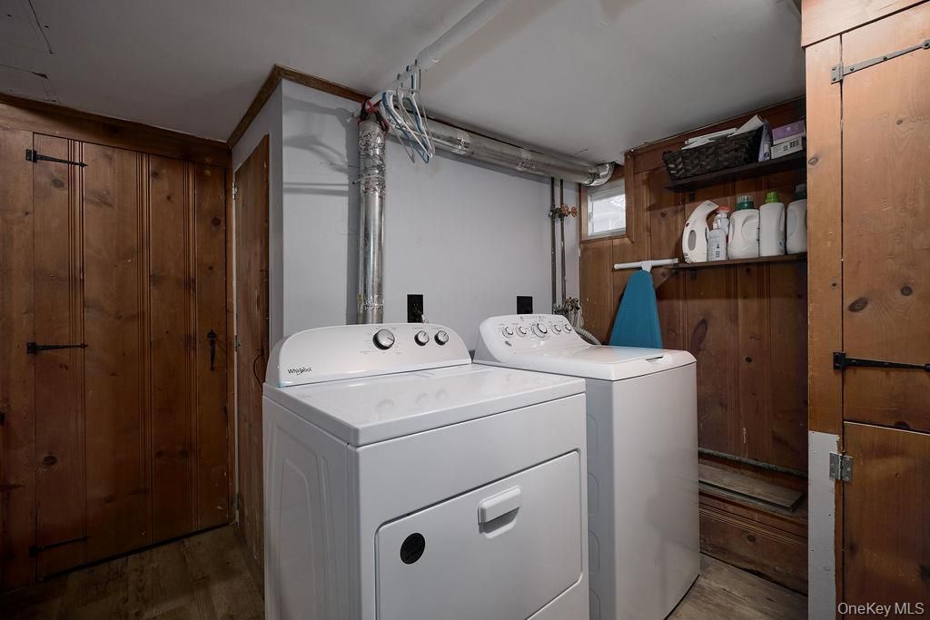 Interior, Washer, Wood Texture Flooring, Wooden Walls