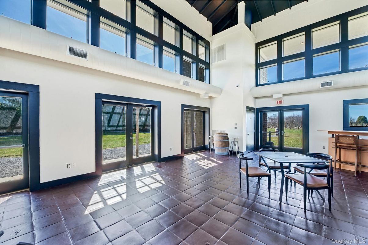 Dining room, Interior