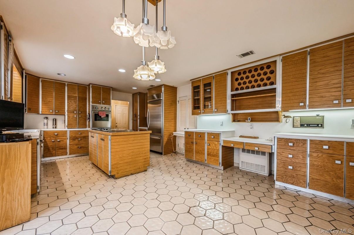 Interior, Kitchen, Pendant Lights, Recessed Lighting, Stainless Steel Appliances