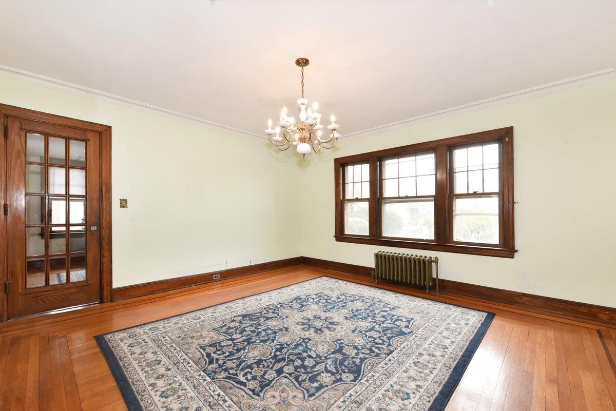 Chandelier, Empty room, Interior, Wood Texture Flooring
