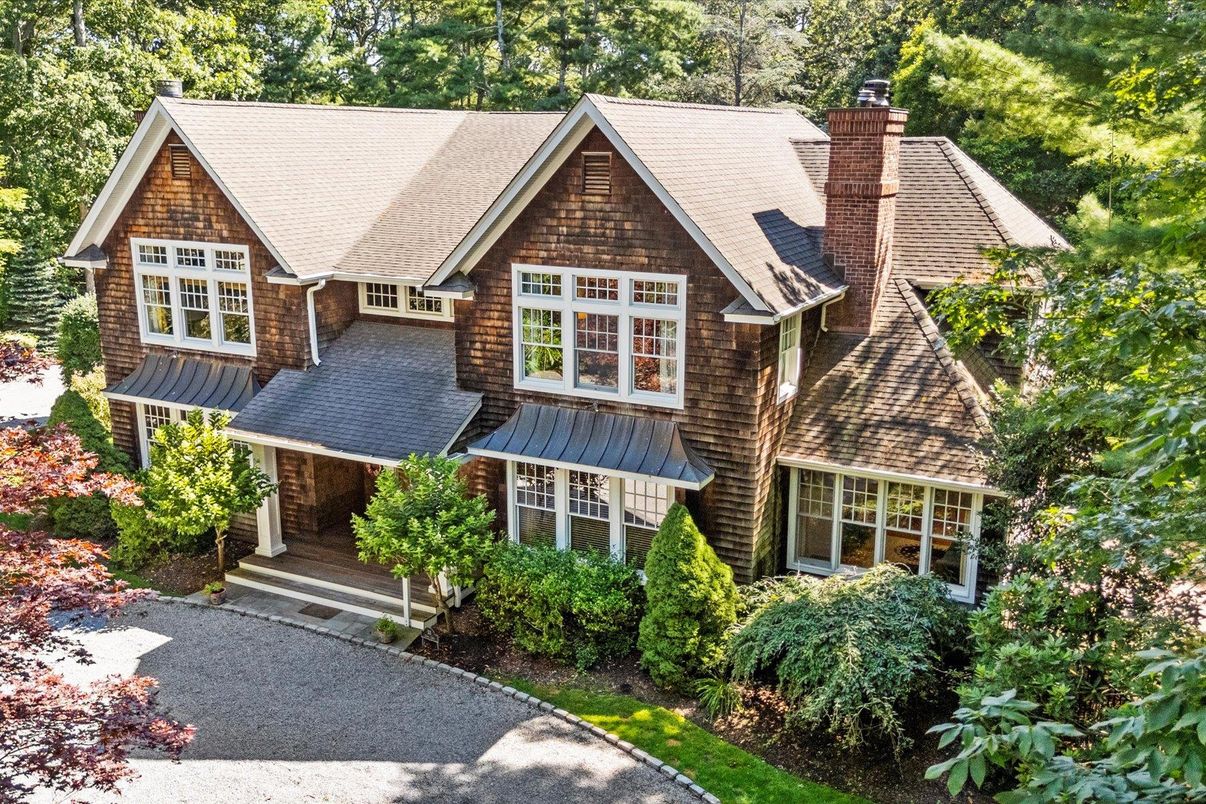 Exterior, Facade, Tudor Revival