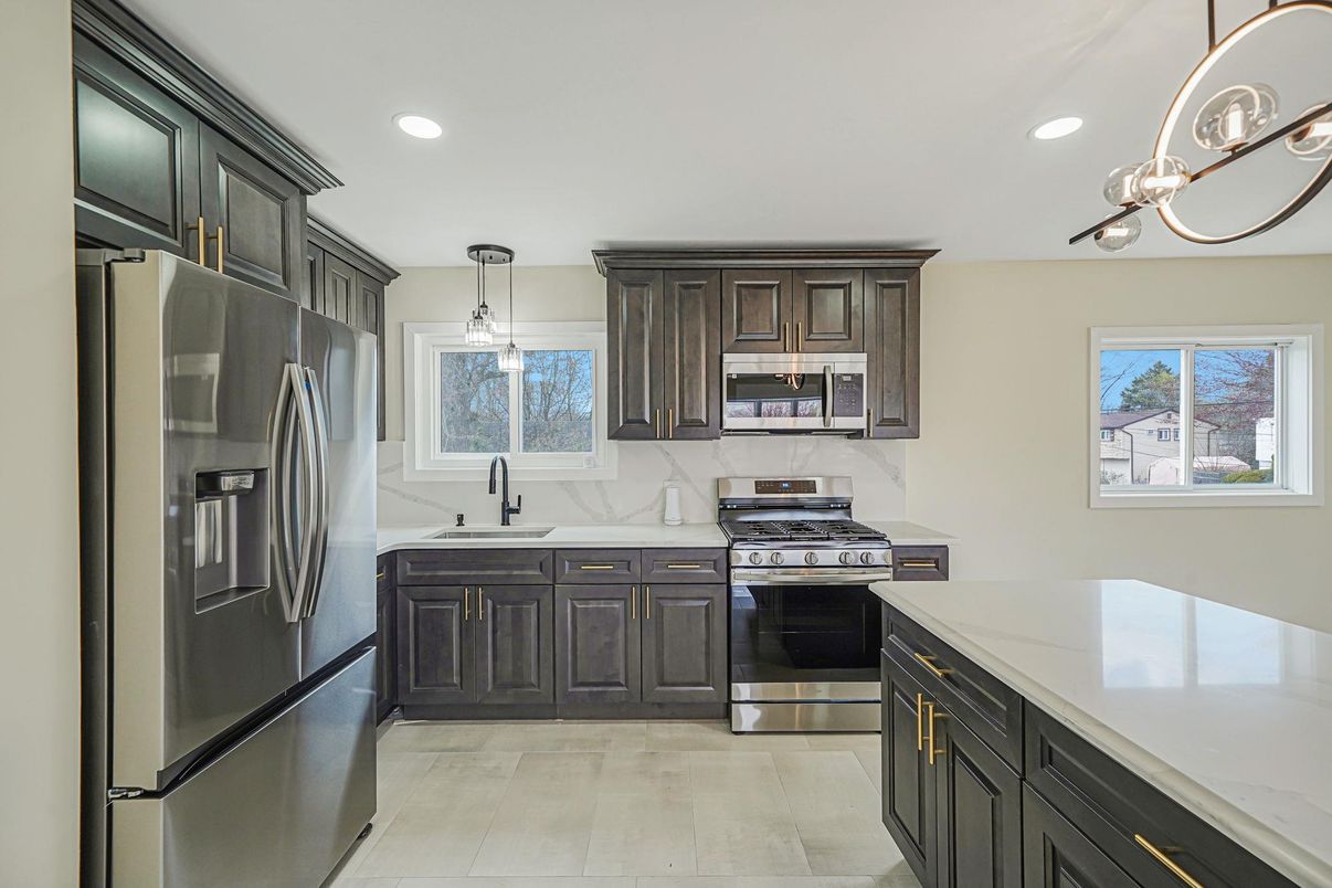 Interior, Kitchen, Pendant Lights, Recessed Lighting, Stainless Steel Appliances