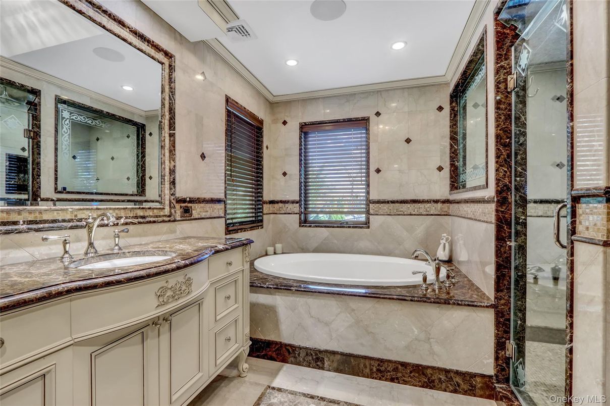 Bathroom, Interior, Recessed Lighting