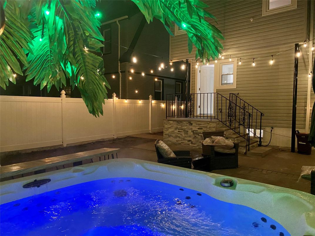 Exterior, Hot Tub
