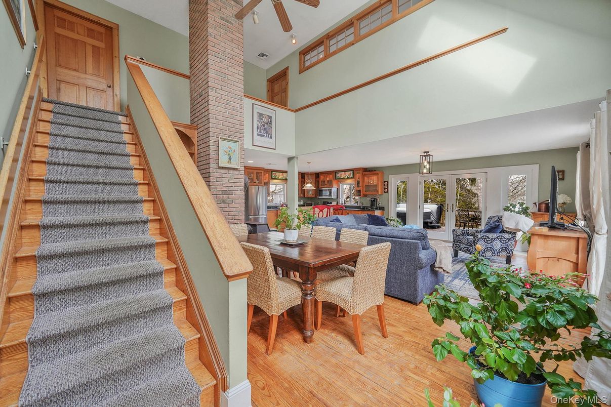 Dining room, Interior, Living room, Recessed Lighting, Wood Texture Flooring