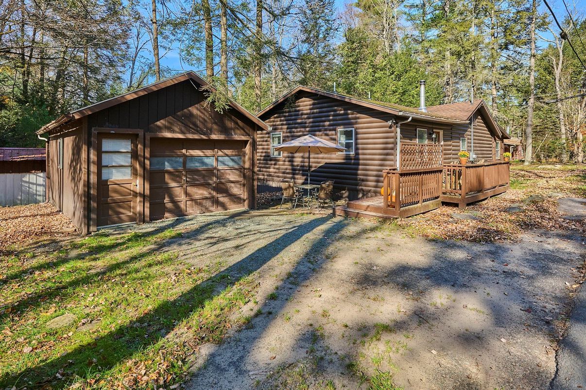 Backyard, Detached Garage, Exterior