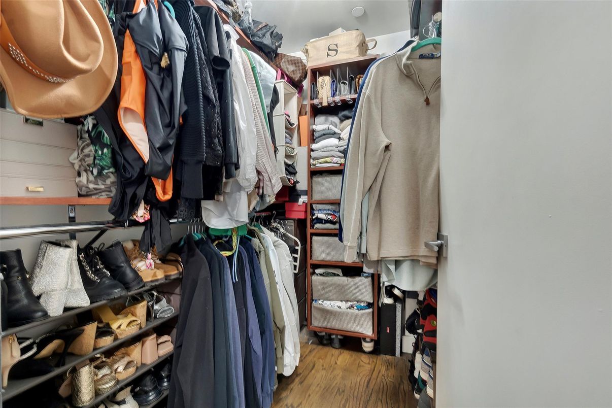 Interior, Walk-in Closets, Wood Texture Flooring