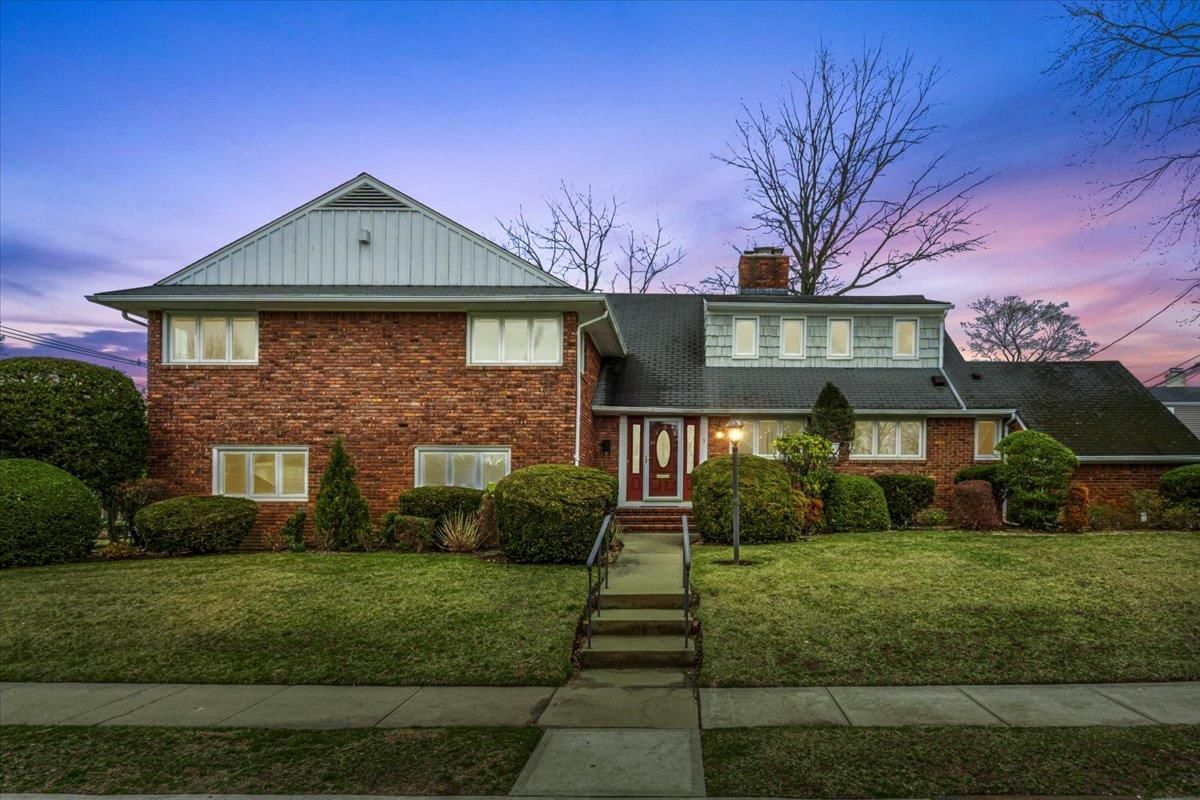 Exterior, Facade, Brick Facade, Split Level